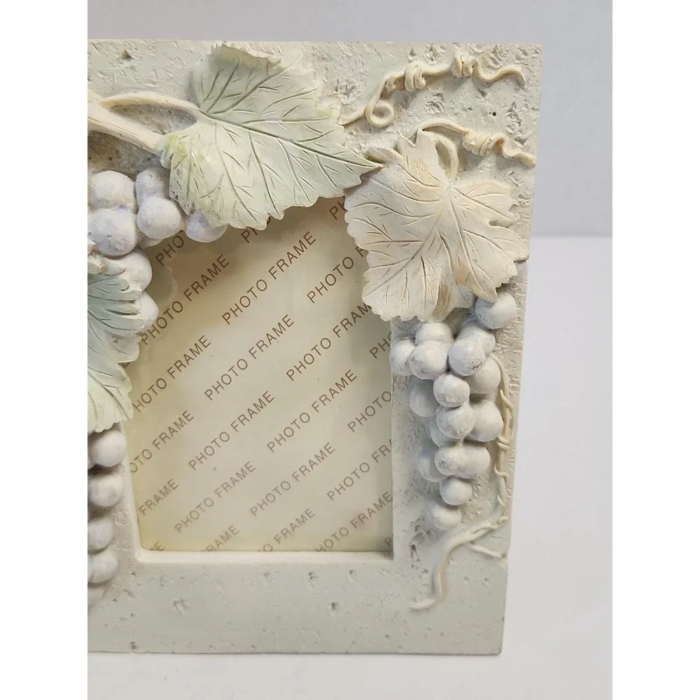 VTG 2001 Designspirations 70600 Grapevine 3D Resin Picture Frame 6.75x5.5 Tuscan